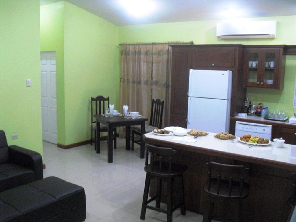 Piarco Village Suites Exteriör bild