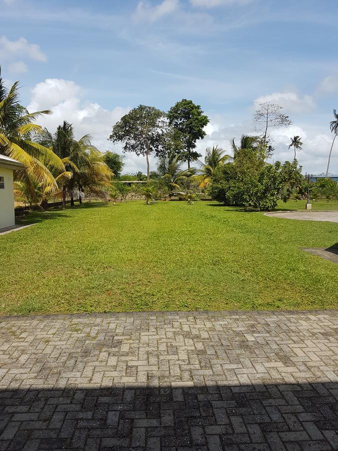 Piarco Village Suites Exteriör bild