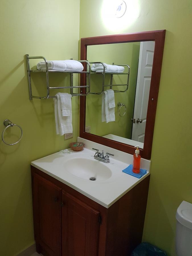 Piarco Village Suites Exteriör bild
