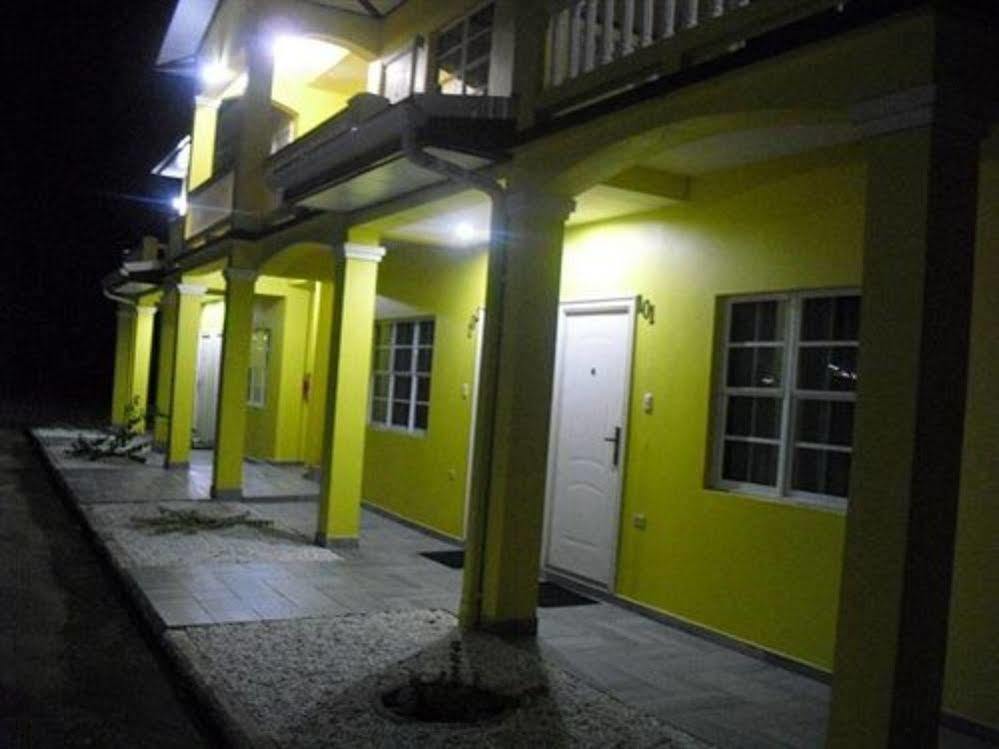 Piarco Village Suites Exteriör bild
